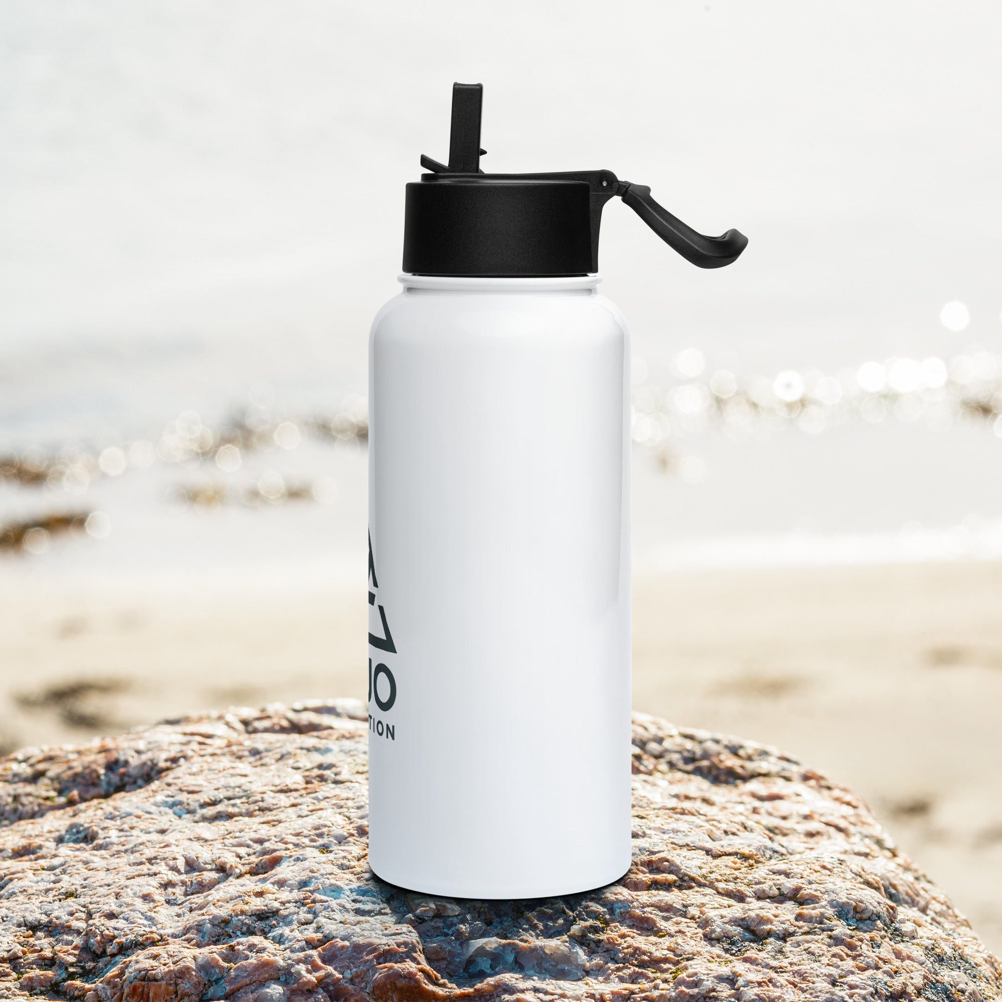 ROJO Foundation Stainless steel water bottle with a straw lid - Ava Phillips Styles