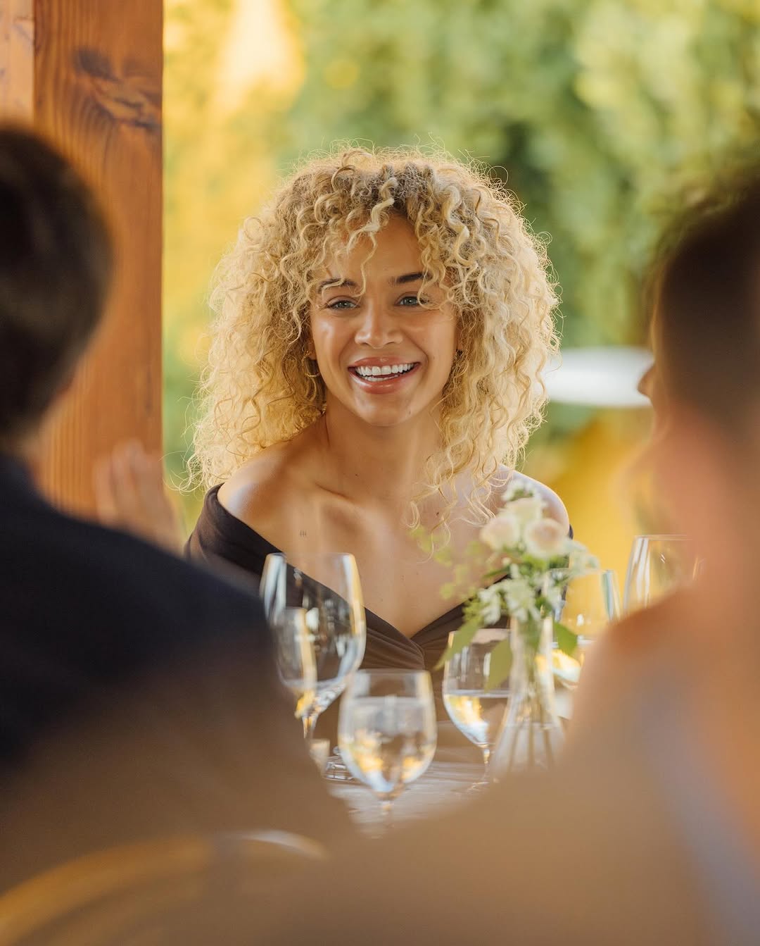 Jasmine Sanders Add glamour to your holiday season with YCZ Golden Sands Perfume. #passiveincome #video - Ava Phillips Styles Collection,  Organic Green Product for pets and Animation Moive Memorabilia.